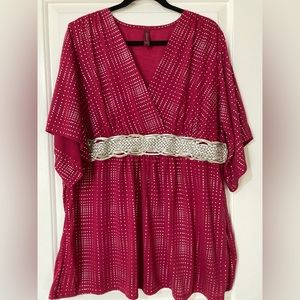 GITANO v-neck, short bell sleeve, faux belt, magenta and silver shirt Size 22/24